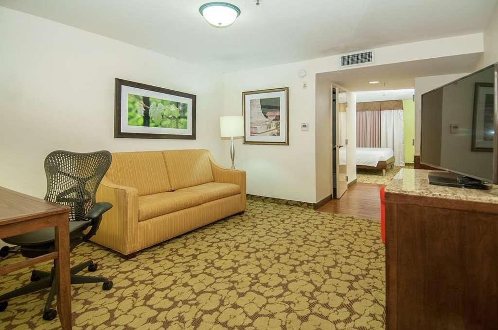 Wyndham Garden New Orleans Airport Hotel Кенер Екстериор снимка