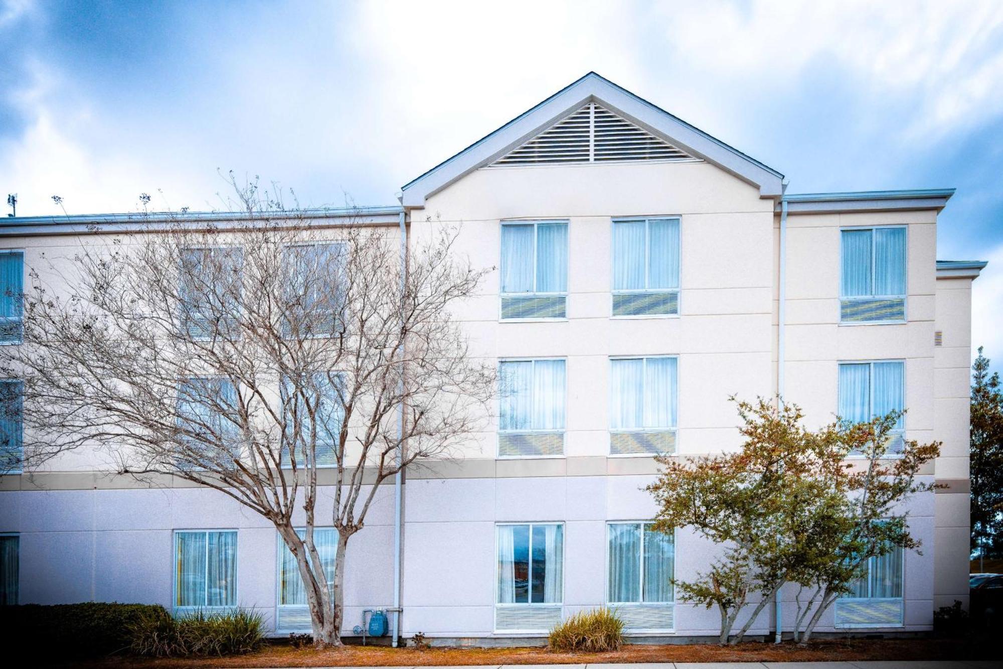 Wyndham Garden New Orleans Airport Hotel Кенер Екстериор снимка